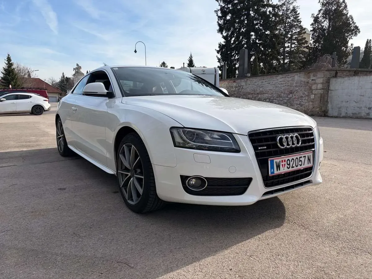 Audi A5 2009 photo 3