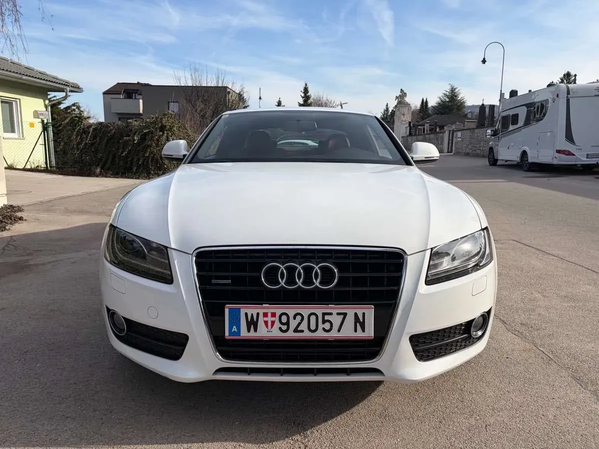 Audi A5 2009 photo 2