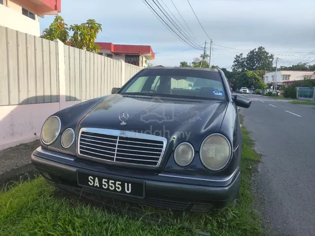 Mercedes-Benz 200E
