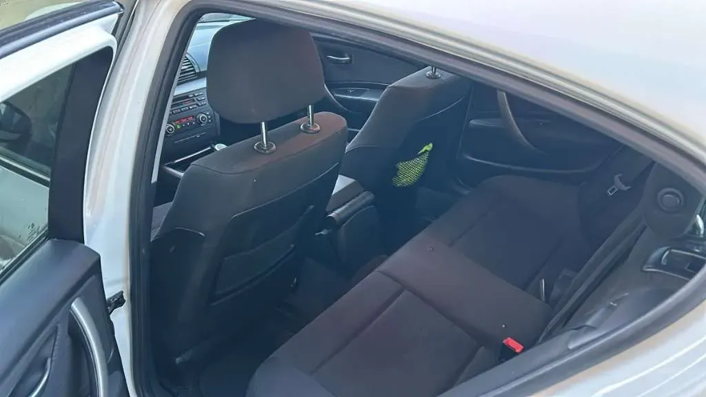 BMW 1 Series 2010 photo 2