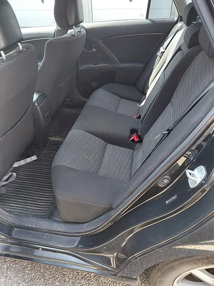Toyota Avensis 2011 photo 2