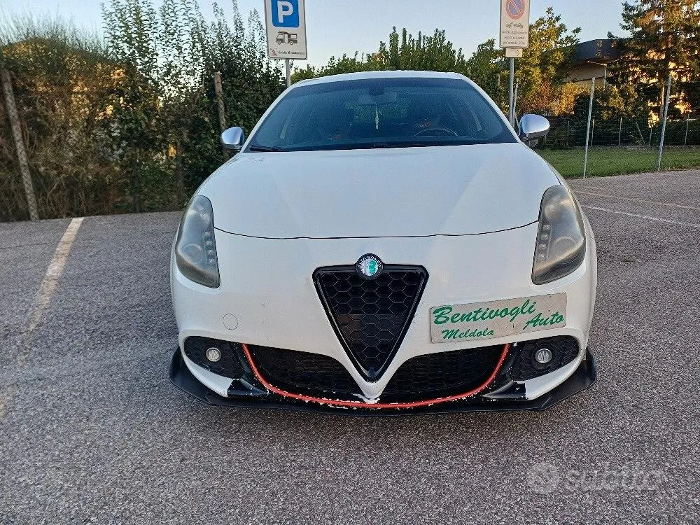 Alfa Romeo Giulietta 2012 photo 4