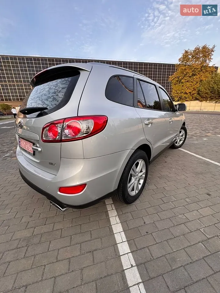 Hyundai Santa Fe 2012 photo 2