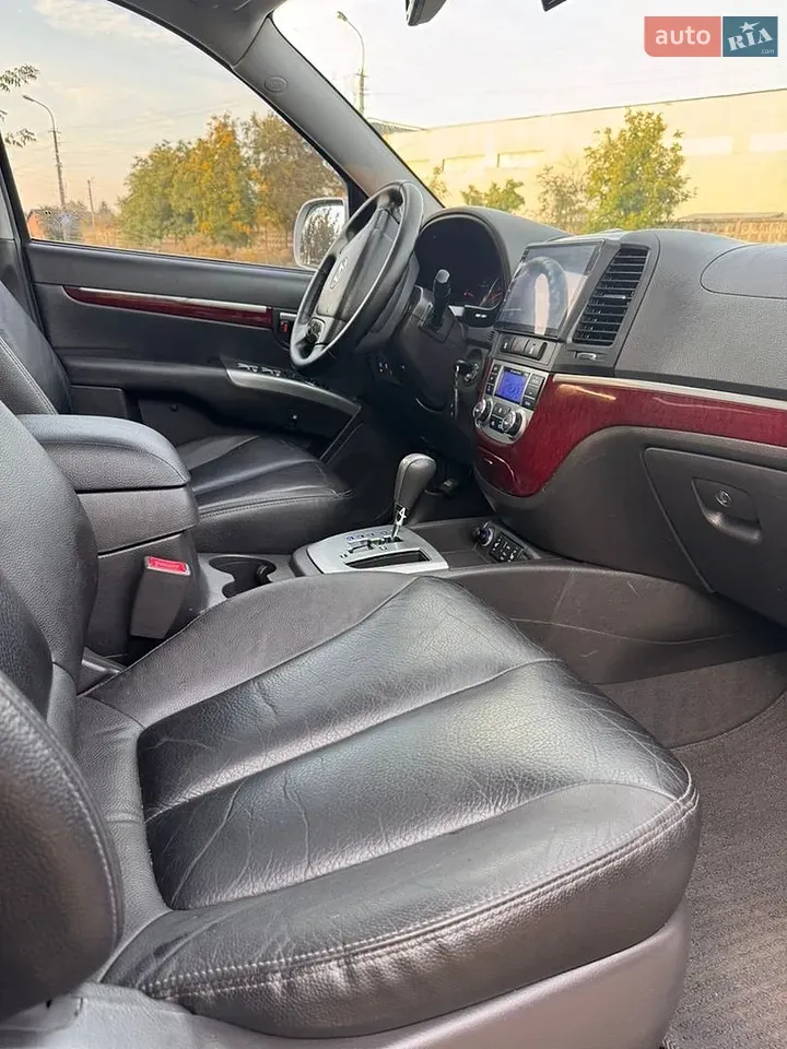 Hyundai Santa Fe 2012 photo 4