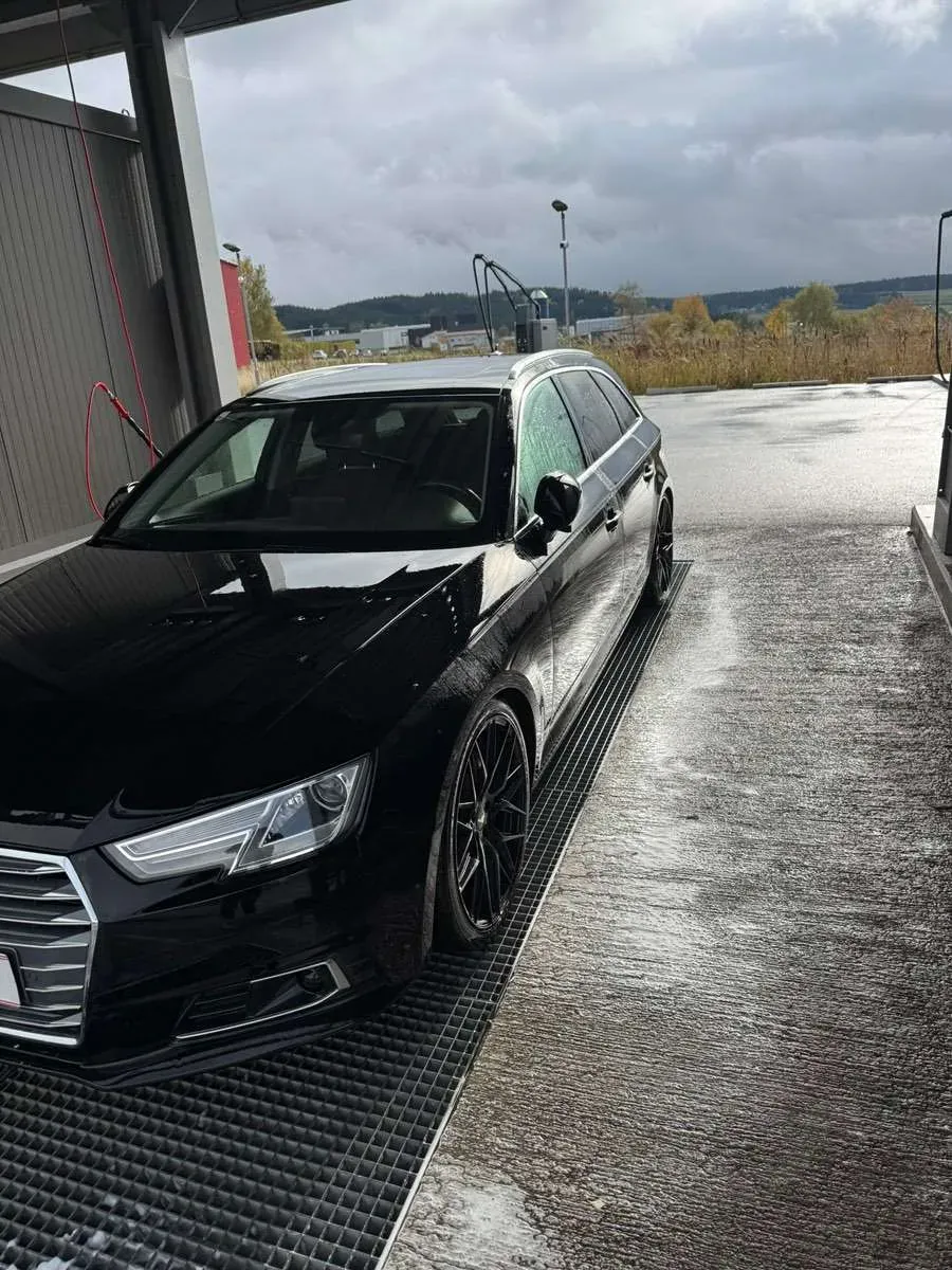 Audi A4 2017 photo 2