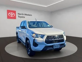Toyota Hilux 2025 photo 2