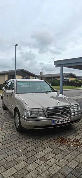 Mercedes-Benz C180