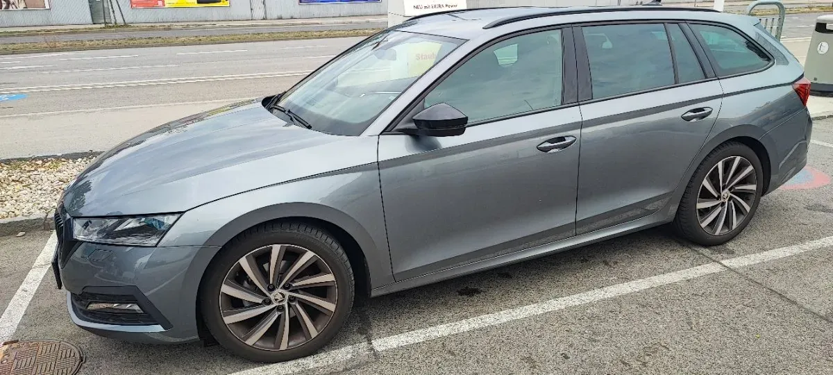 Skoda Octavia 2022 photo 2