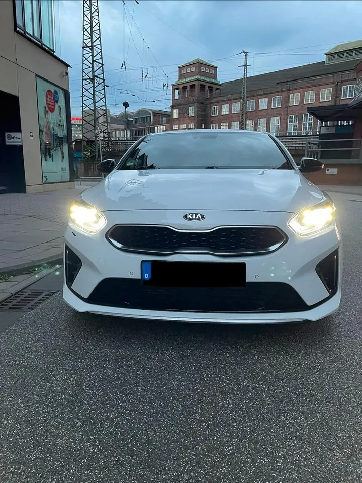 Kia Proceed