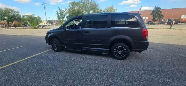 Dodge Grand Caravan 2017 photo 3