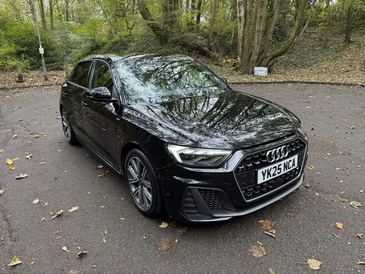 Audi A1 2025 photo 5