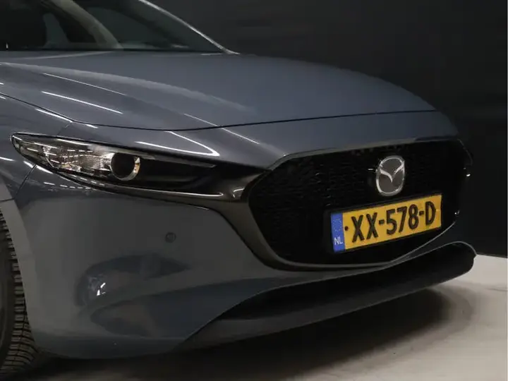 Mazda 3 2019 photo 2