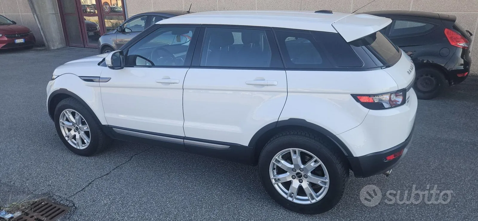 Land Rover Range Rover Evoque 2011 photo 2