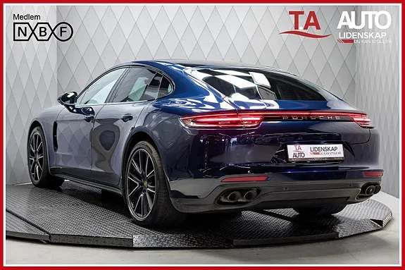 Porsche Panamera 4