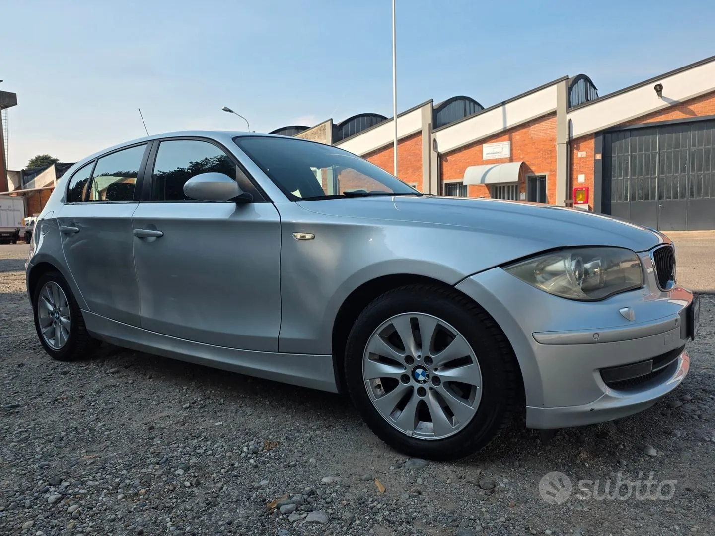 BMW 118 2009 photo 3