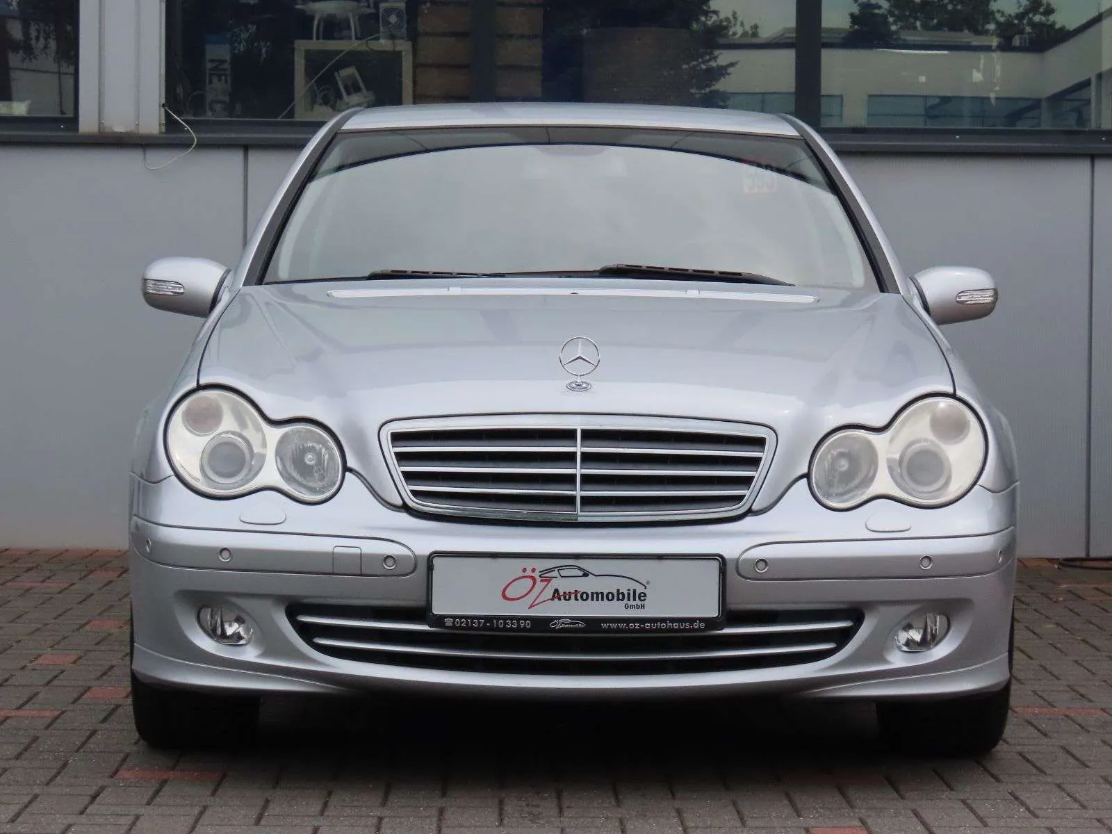 Mercedes-Benz C 200 2005 photo 2
