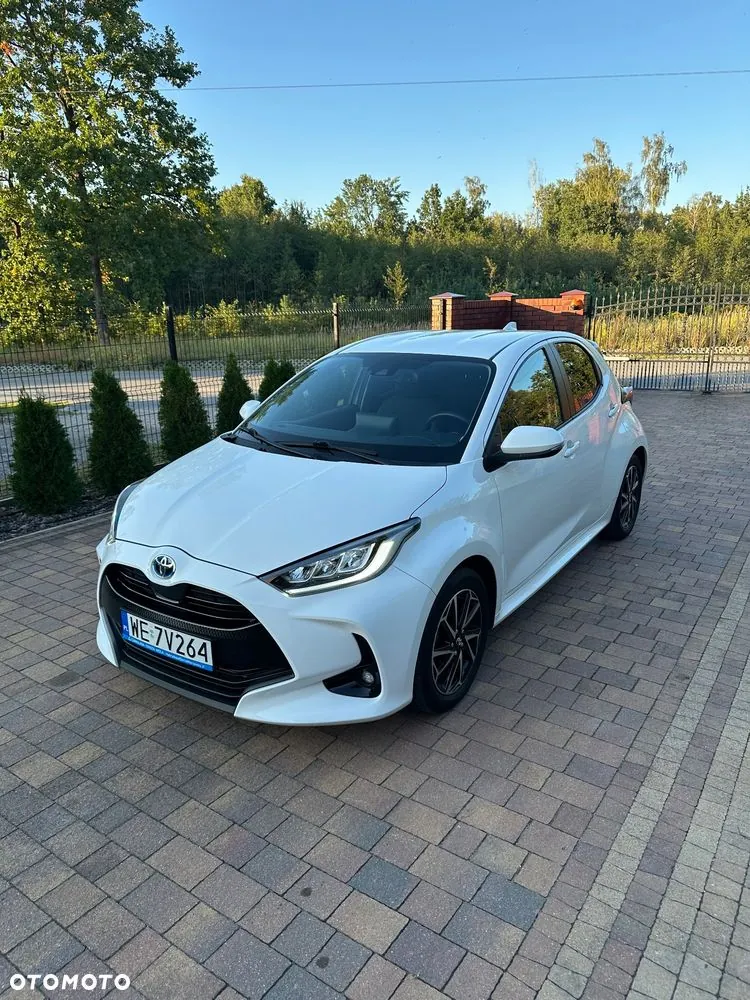 Toyota Yaris 2022 photo 2