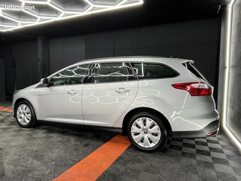 Ford Focus 2014 photo 2