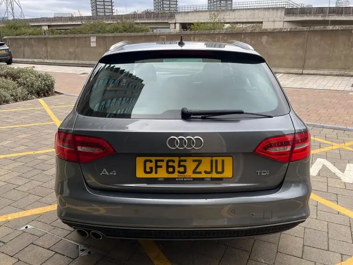 Audi A4 Avant 2015 photo 4