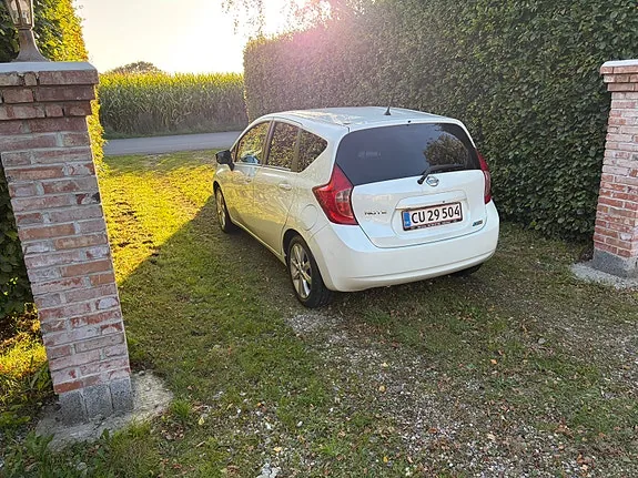 Nissan Note 2013 photo 2