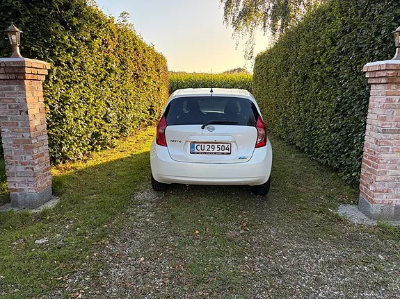 Nissan Note 2013 photo 5