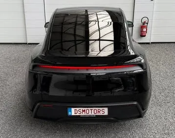 Tesla Model Y 2025 photo 3