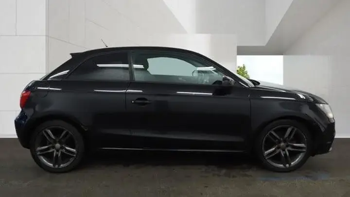 Audi A1 2011 photo 3