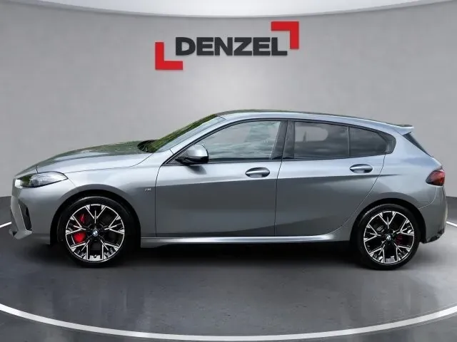 BMW 1 Series 2025 photo 2