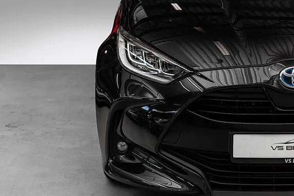 Toyota Yaris 2024 photo 2