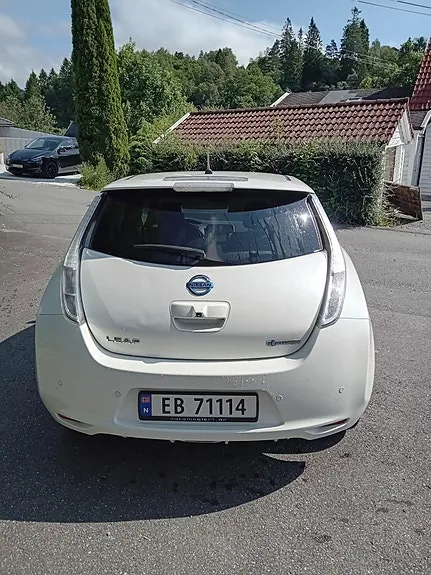 Nissan Leaf 2015 photo 5
