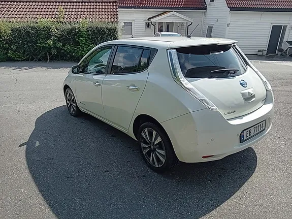 Nissan Leaf 2015 photo 4