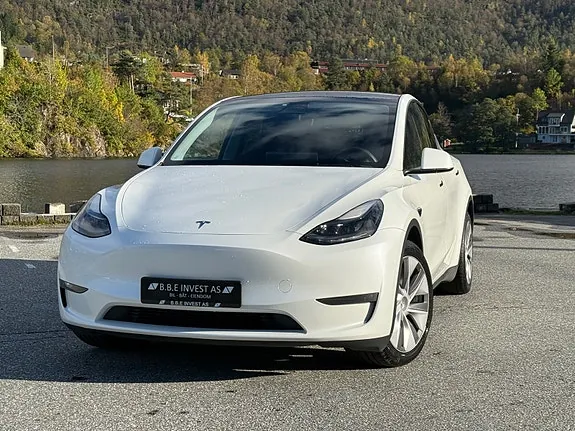 Tesla Model Y 2024 photo 2