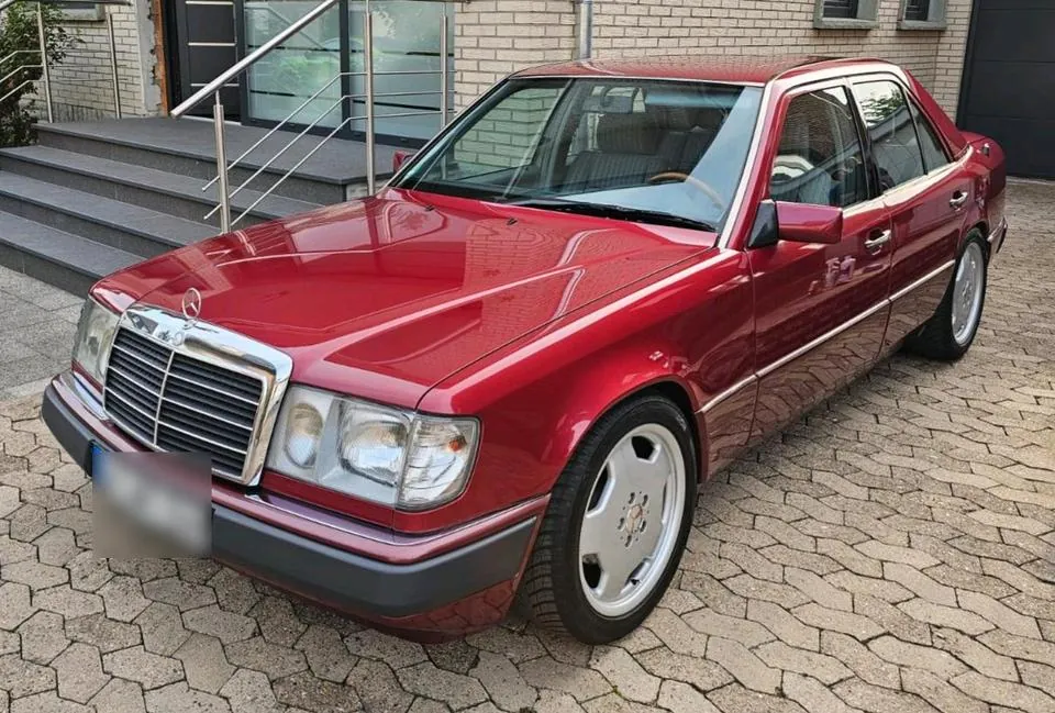 Mercedes-Benz E300