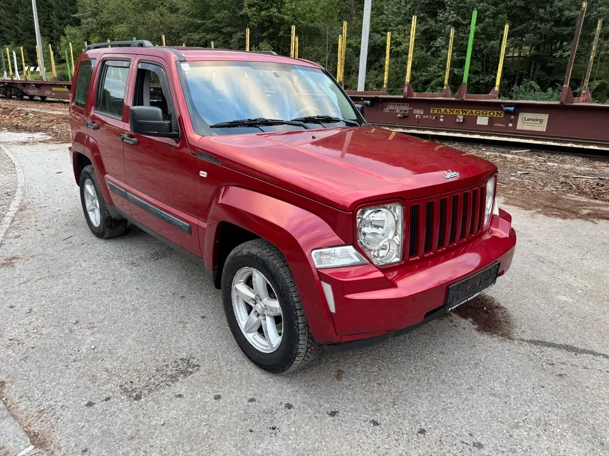 Jeep Cherokee 2009 photo 2