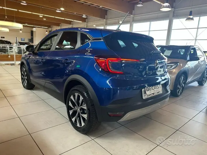 Renault Captur 2024 photo 4