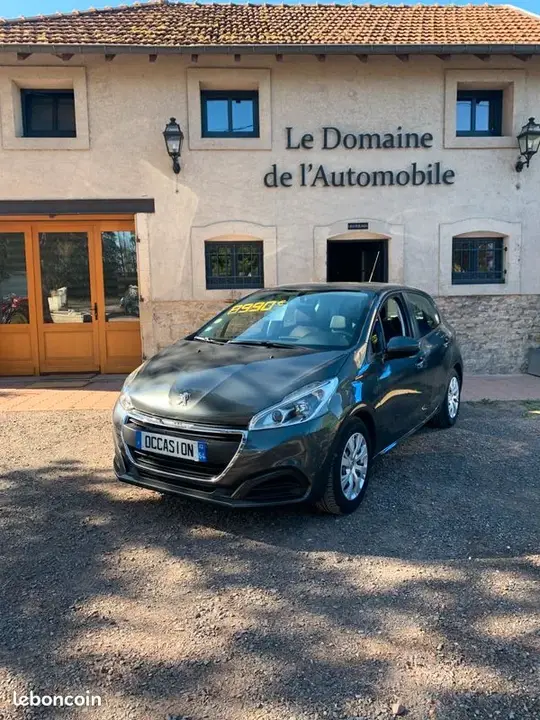Peugeot 208