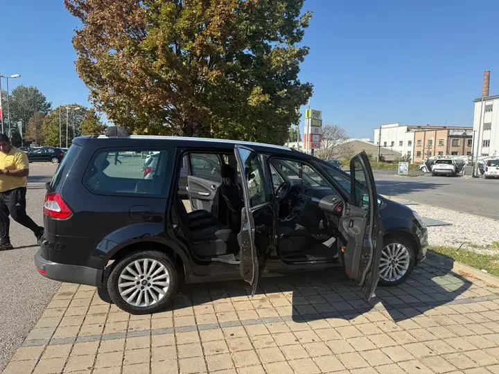 Ford Galaxy 2014 photo 3