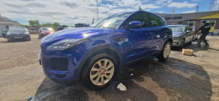 Jaguar E-Pace 2018 photo 3