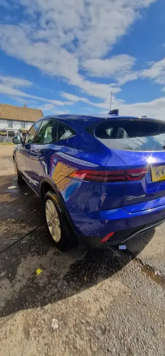 Jaguar E-Pace 2018 photo 4