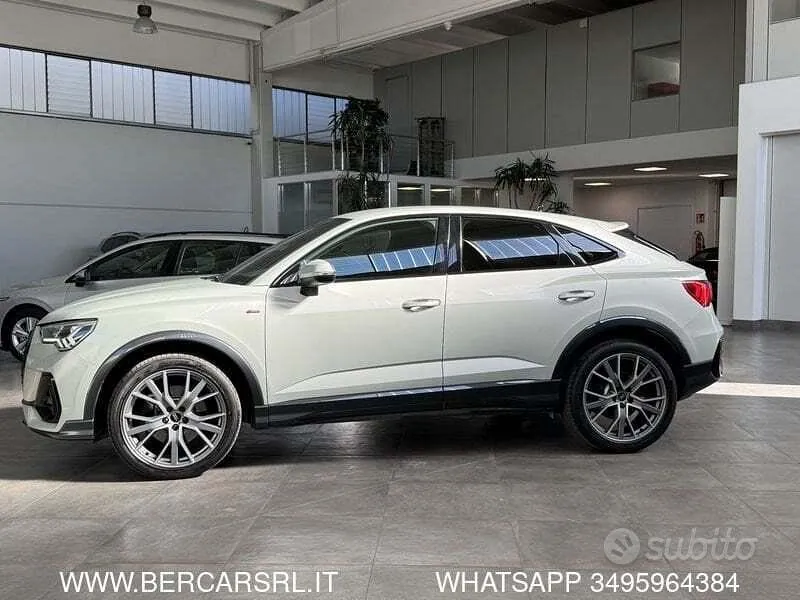 Audi Q3 2023 photo 2
