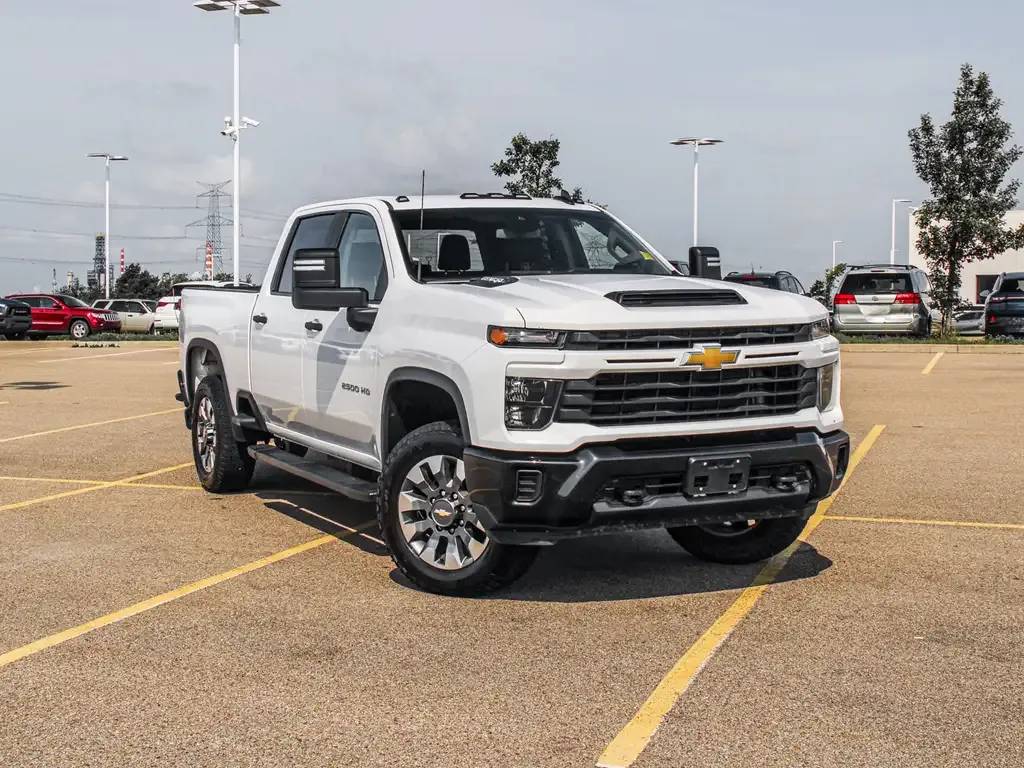 Chevrolet Silverado 2500 2024 photo 2