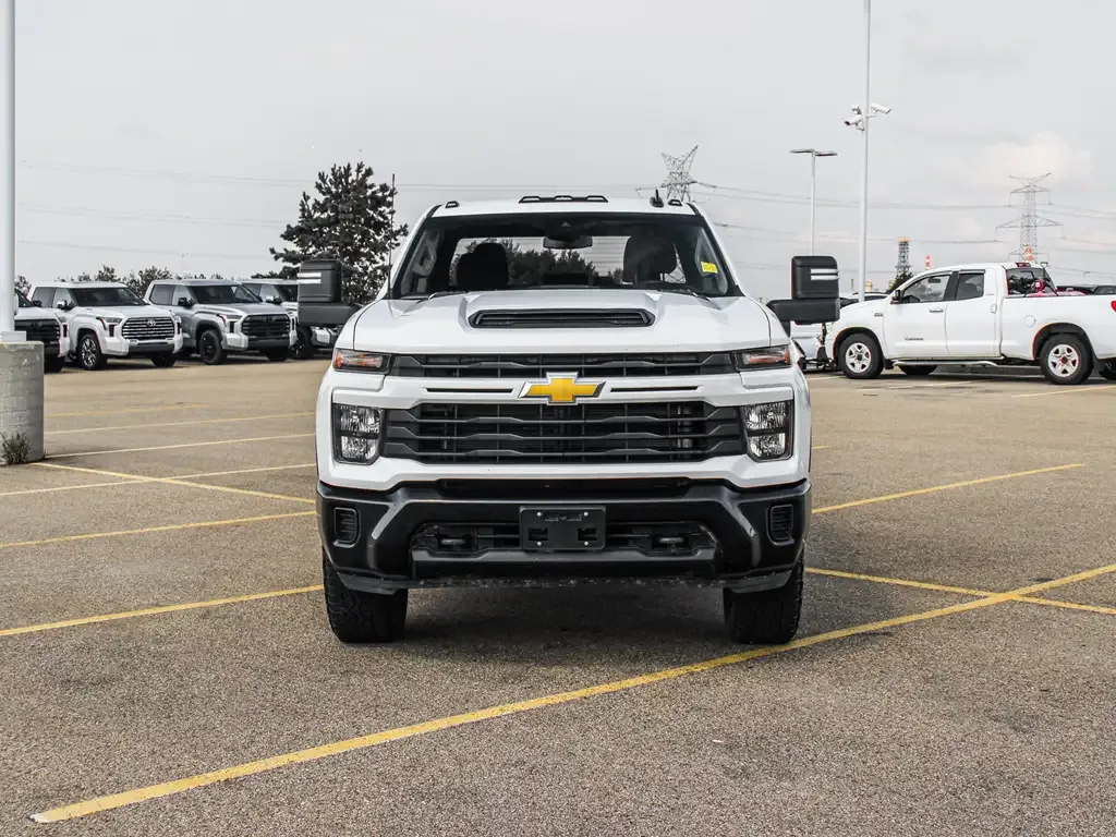 Chevrolet Silverado 2500 2024 photo 3