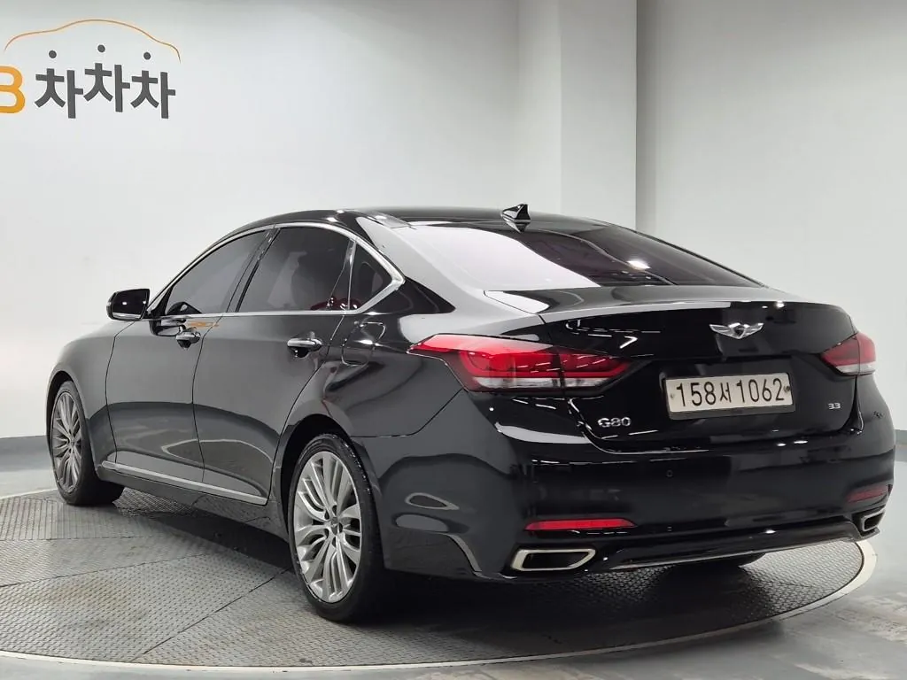 Genesis G80 2018 photo 2