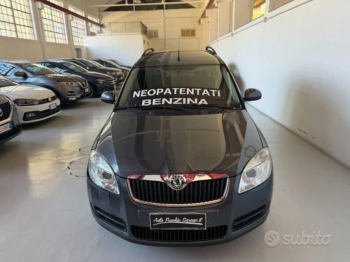 Skoda Roomster 2010 photo 2