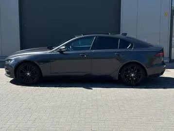 Jaguar Xe 2021 photo 2