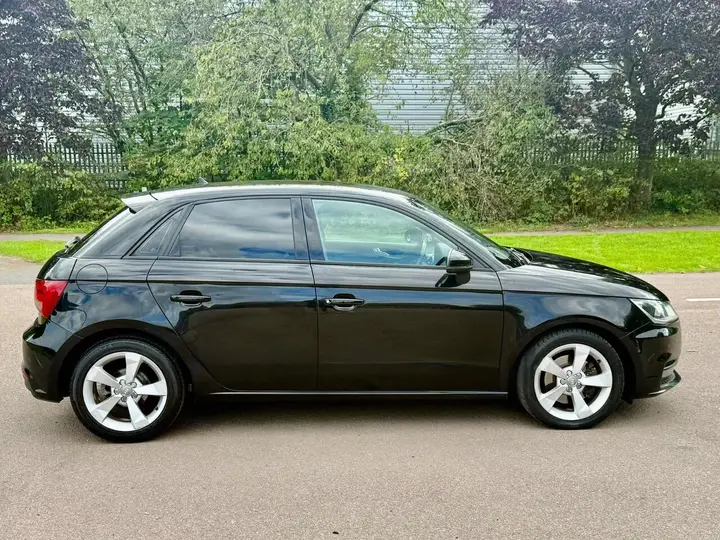 Audi A1 2015 photo 4