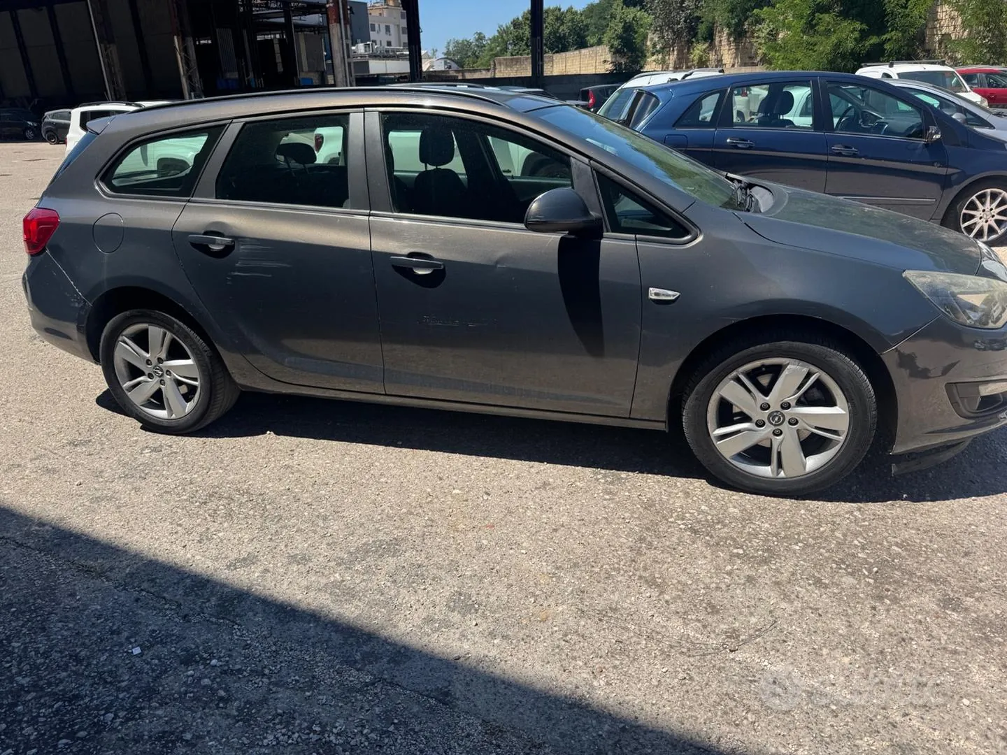 Opel Astra 2013 photo 2