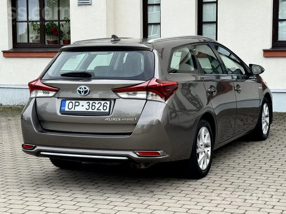 Toyota Auris 2018 photo 3