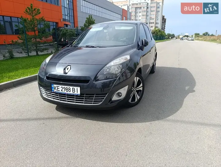 Renault Grand Scenic 2011 photo 2