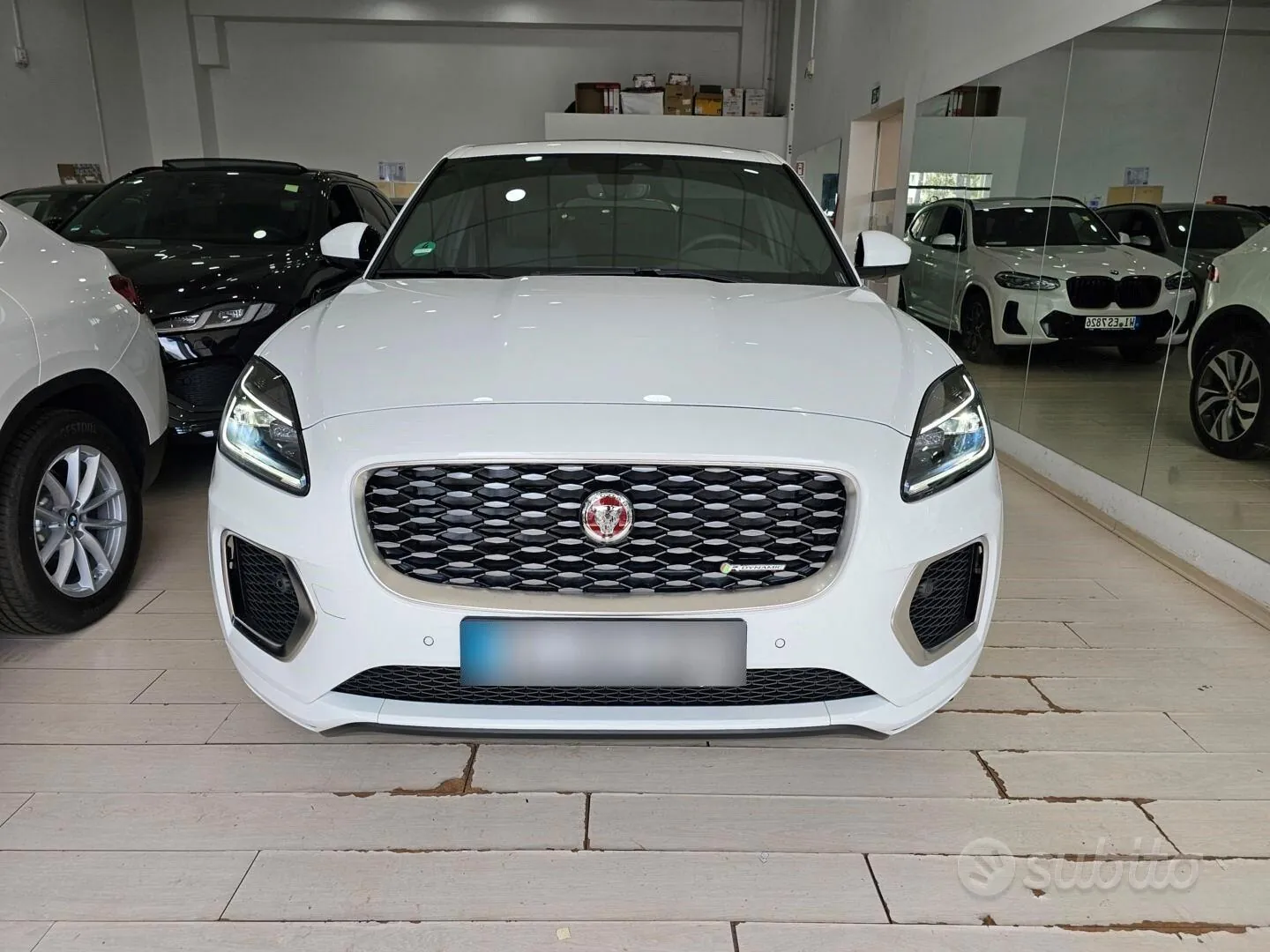 Jaguar E-Pace 2023 photo 3